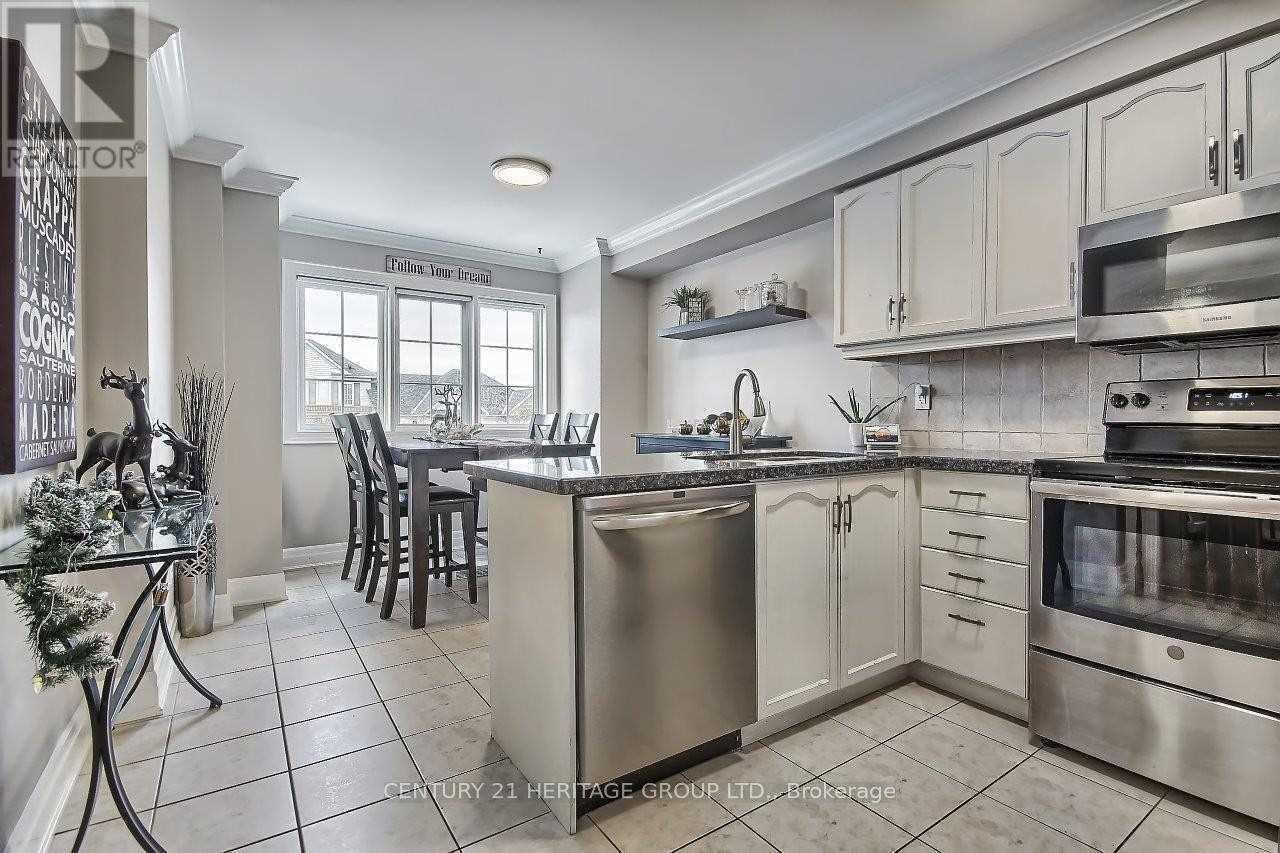 17 Stiles Avenue, Aurora, Ontario  L4G 7N3 - Photo 4 - N12306248