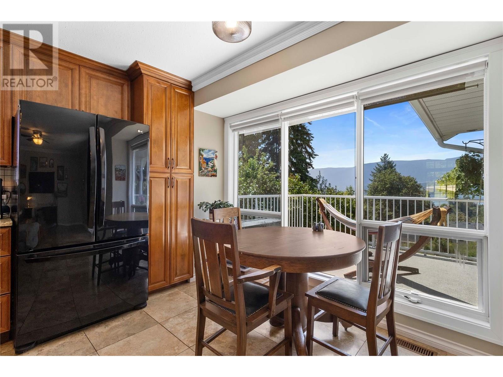 Property at 2541 25 Street NE image 1