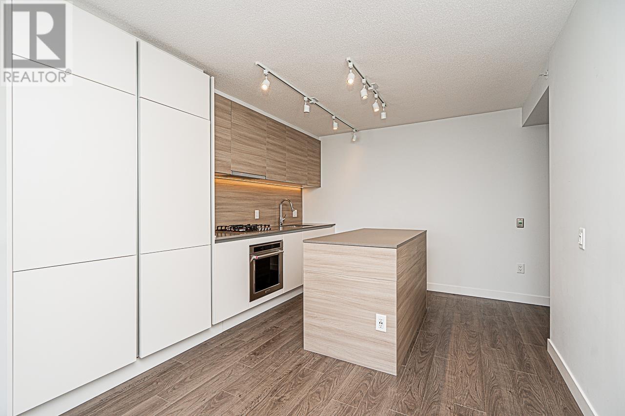 2712 908 Quayside Drive, New Westminster, British Columbia  V3M 0L4 - Photo 10 - R3030615
