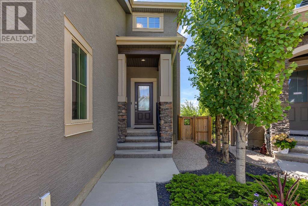 Property at 39 Evansridge View NW image 3