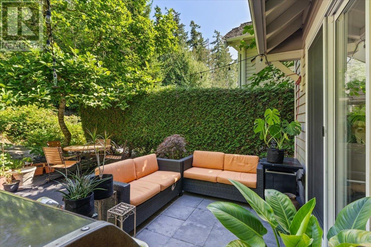 4949 Edendale Court, West Vancouver, British Columbia  V7W 3H7 - Photo 35 - R3030669