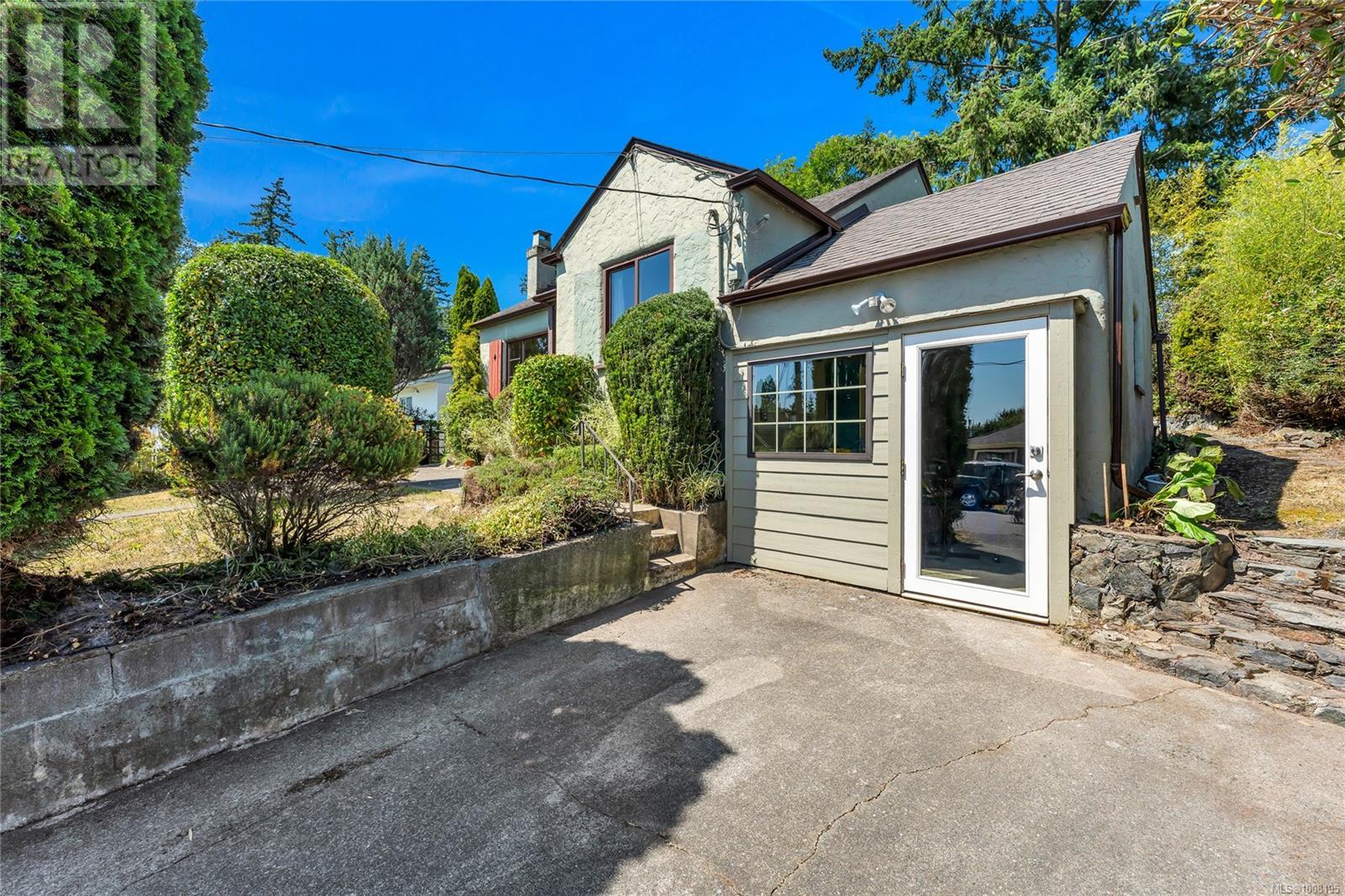 Property at 902 Forshaw Rd image 1