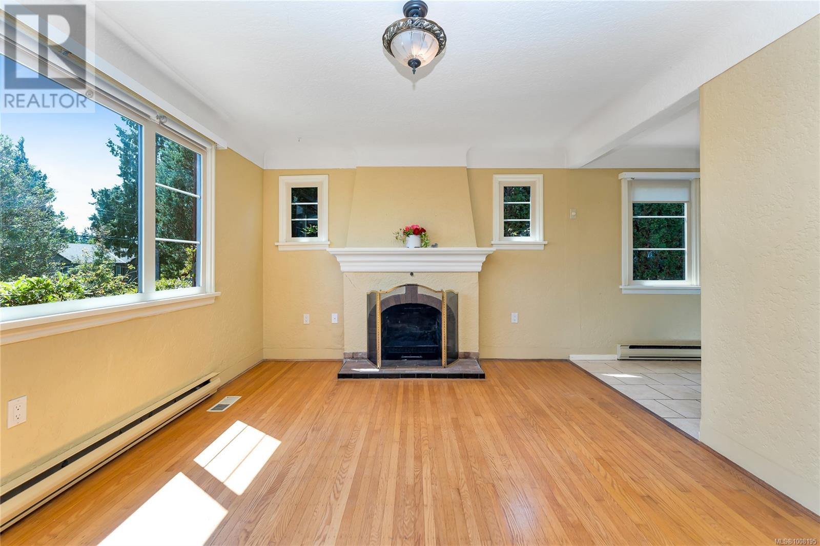 Property at 902 Forshaw Rd image 5