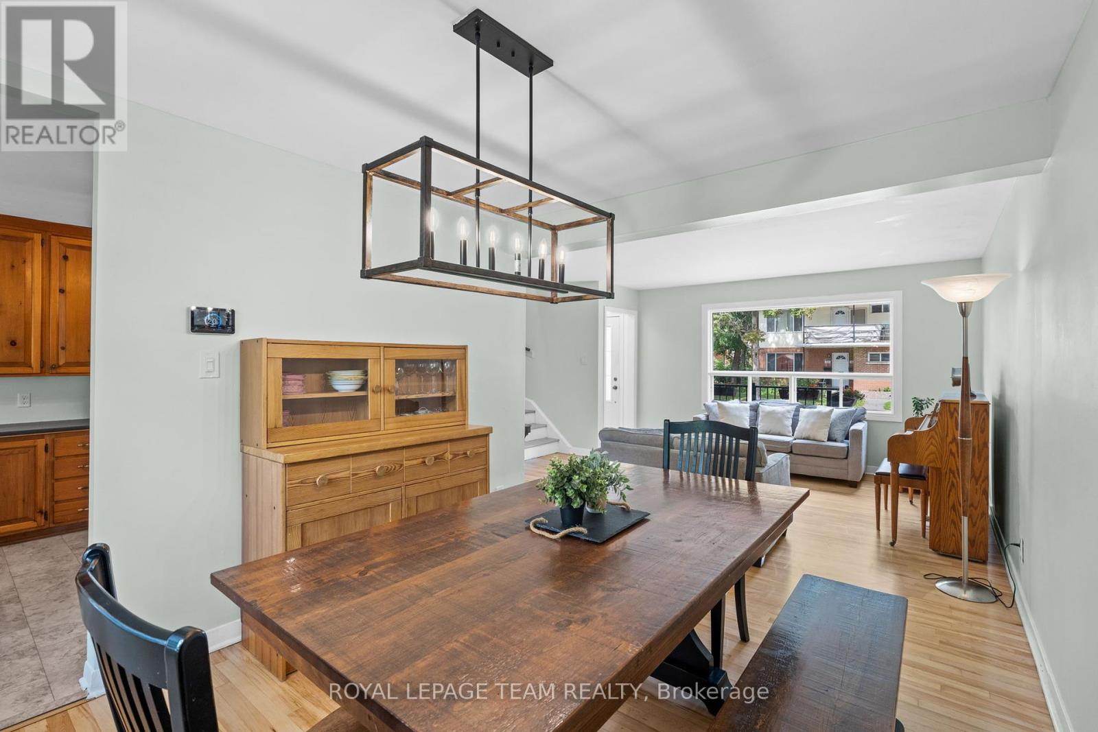 Property at 334 QUEEN MARY STREET image 5