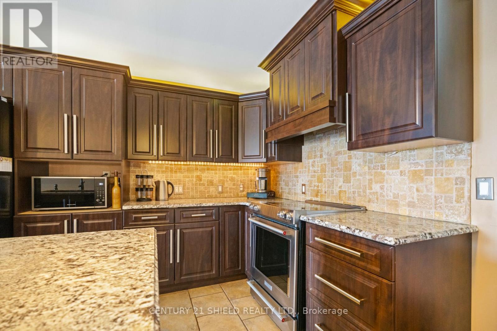 19018 County Road 2 Road, South Glengarry, Ontario  K6H 5R5 - Photo 17 - X12306341