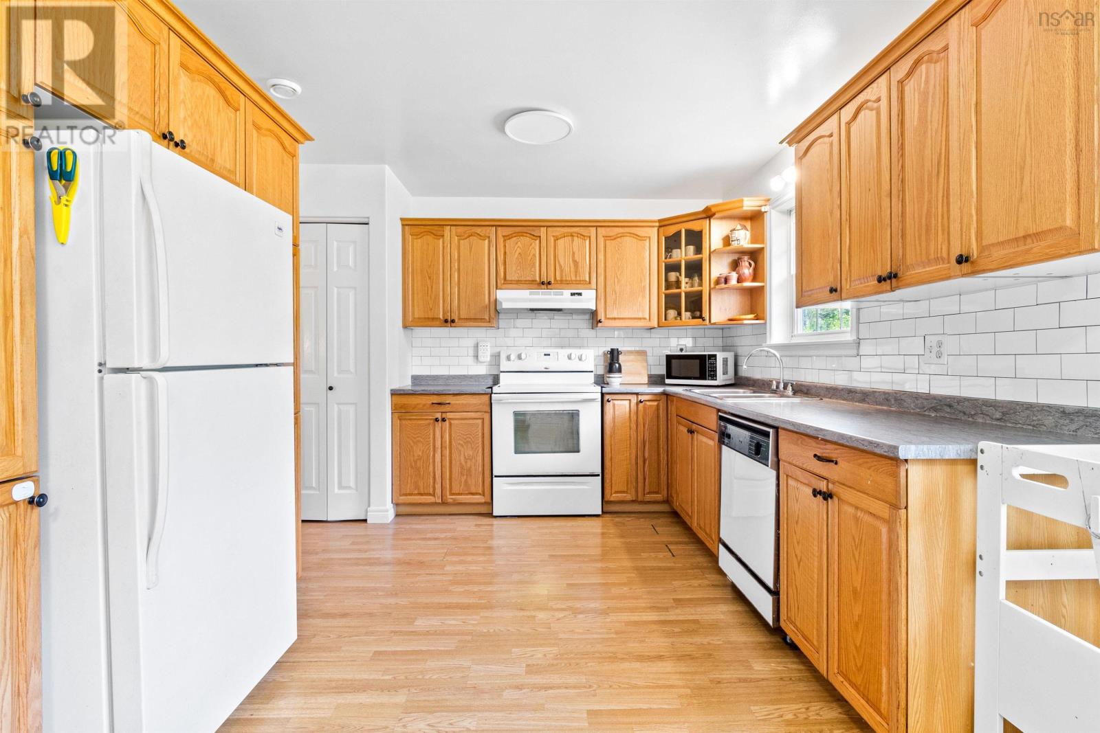 201 Clayton Drive, Fox Point, Nova Scotia  B0J 1T0 - Photo 10 - 202515773