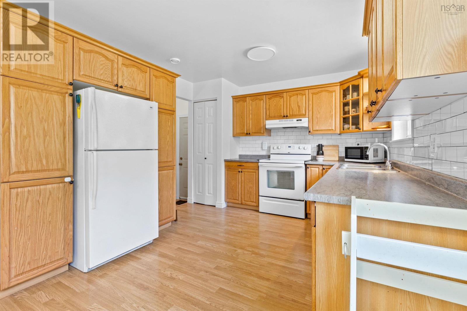 201 Clayton Drive, Fox Point, Nova Scotia  B0J 1T0 - Photo 9 - 202515773