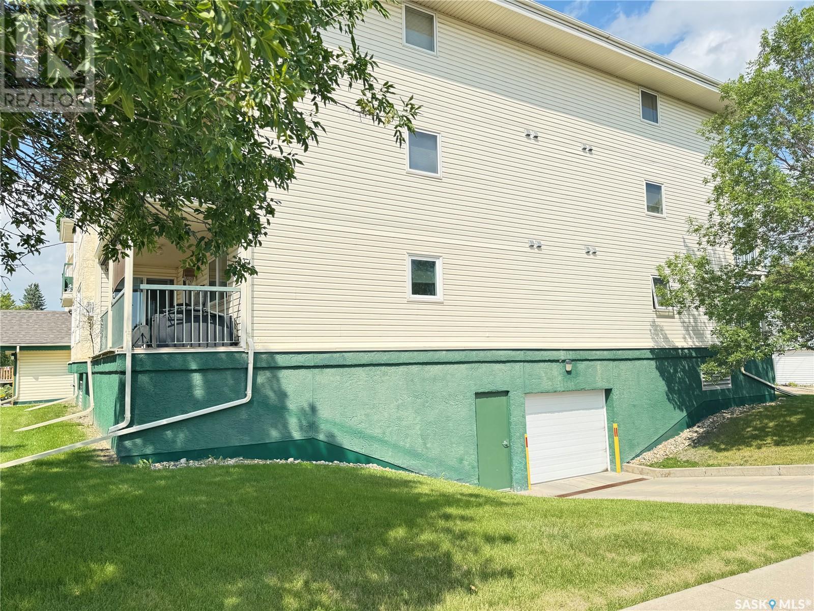 Property at 301 602 7th STREET image 3