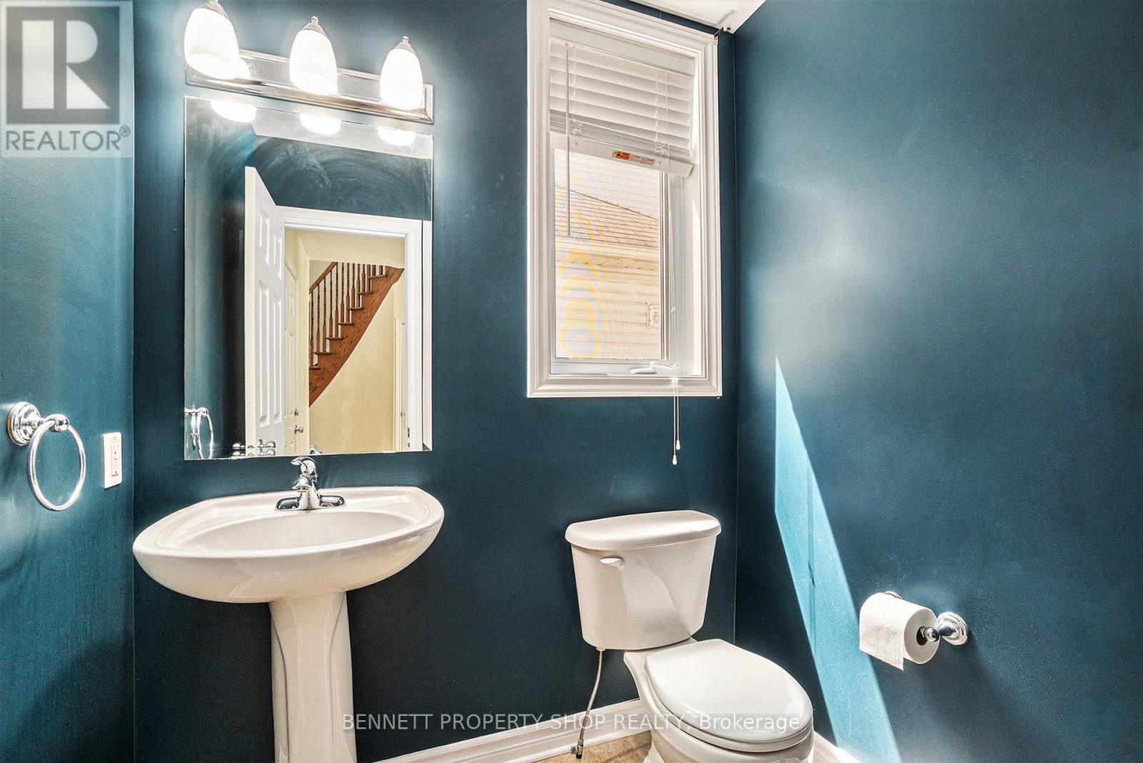 324 Fairlakes Way, Ottawa, Ontario  K4A 0K8 - Photo 11 - X12306361