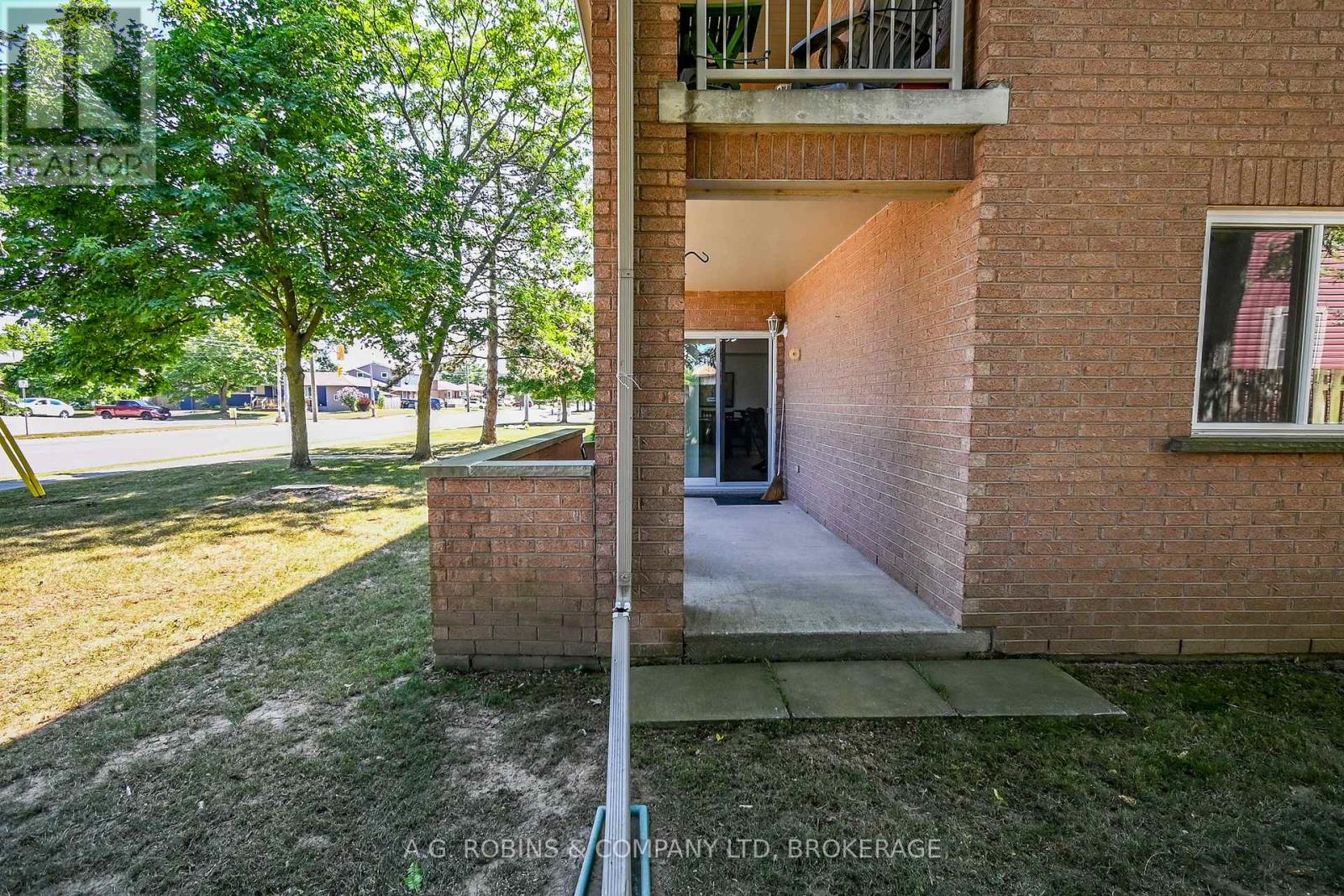 8 - 117 Willson Road, Welland, Ontario  L3C 2T4 - Photo 27 - X12306355