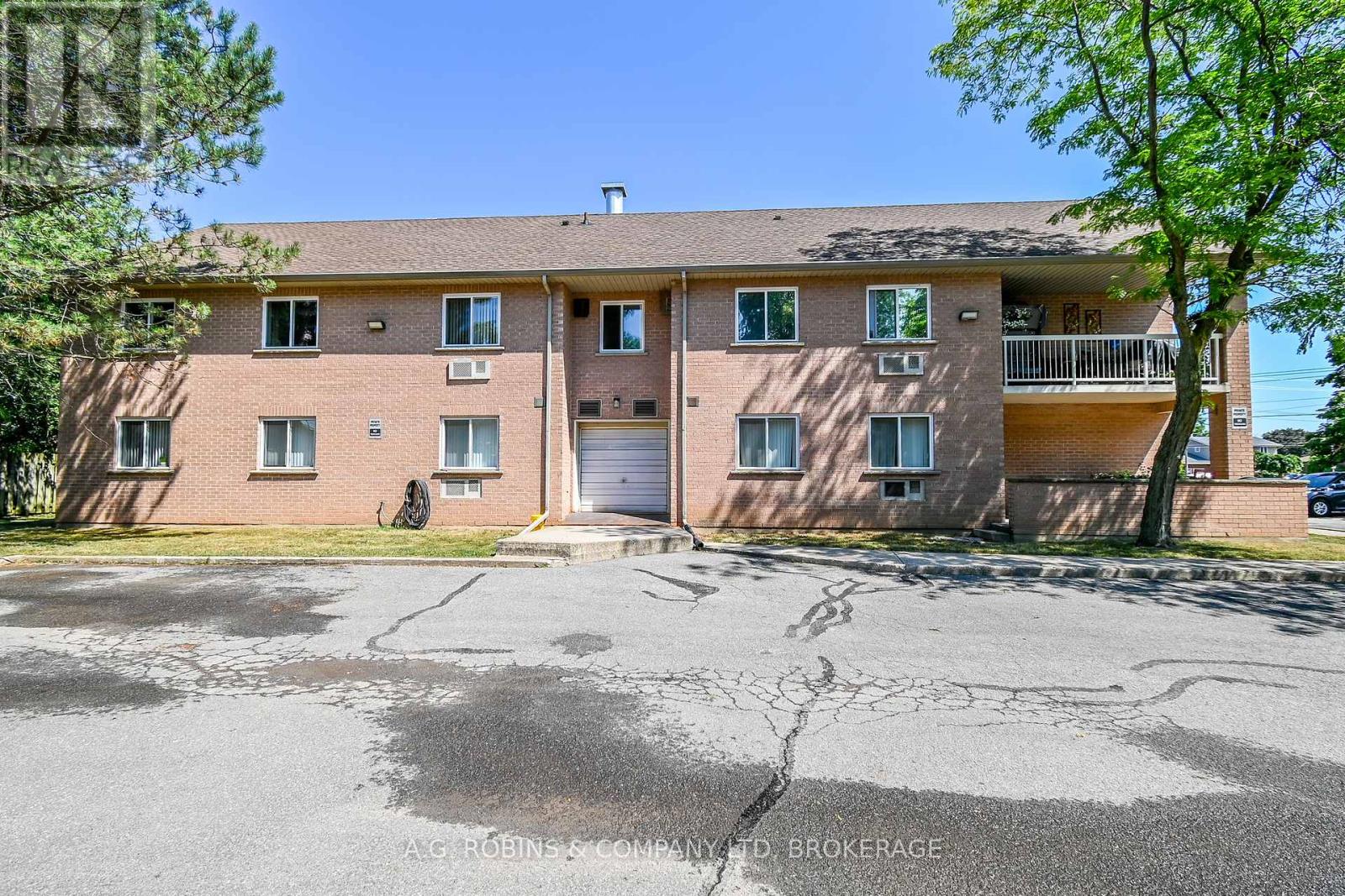 8 - 117 Willson Road, Welland, Ontario  L3C 2T4 - Photo 36 - X12306355