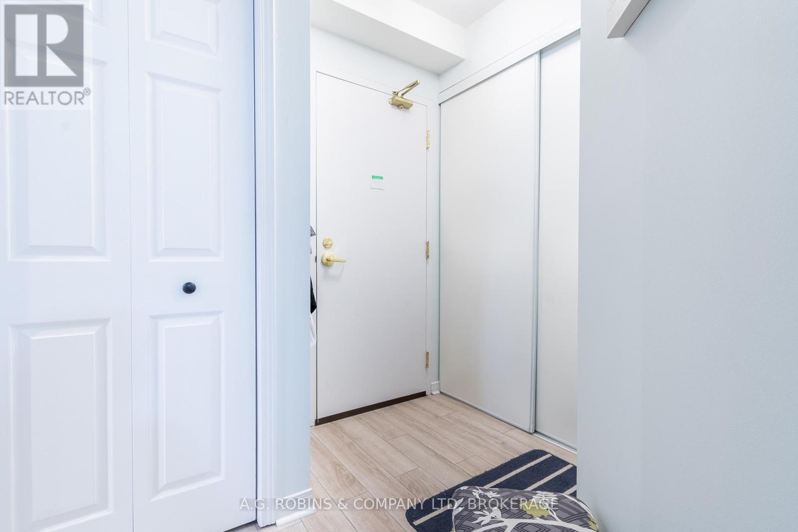 8 - 117 Willson Road, Welland, Ontario  L3C 2T4 - Photo 6 - X12306355
