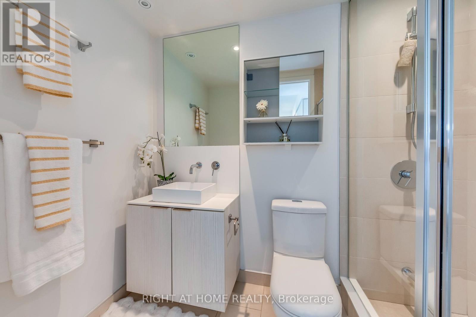 611 - 159 Dundas Street E, Toronto, Ontario  M5B 0A9 - Photo 25 - C12306387