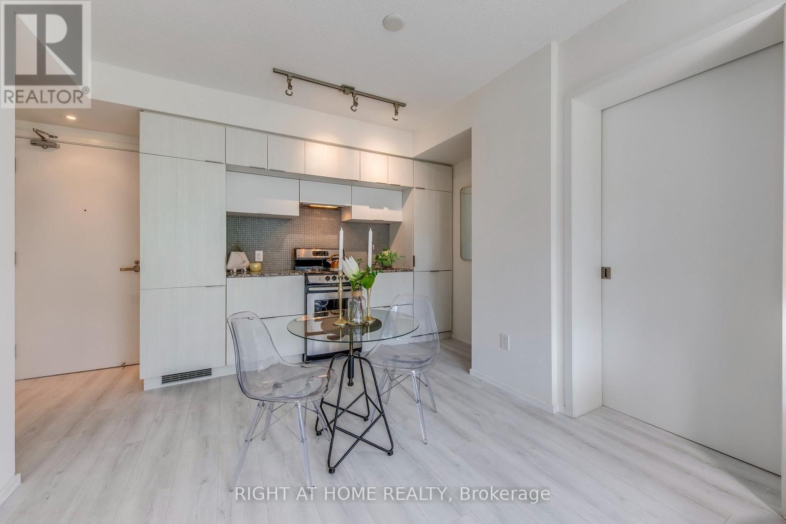611 - 159 Dundas Street E, Toronto, Ontario  M5B 0A9 - Photo 9 - C12306387