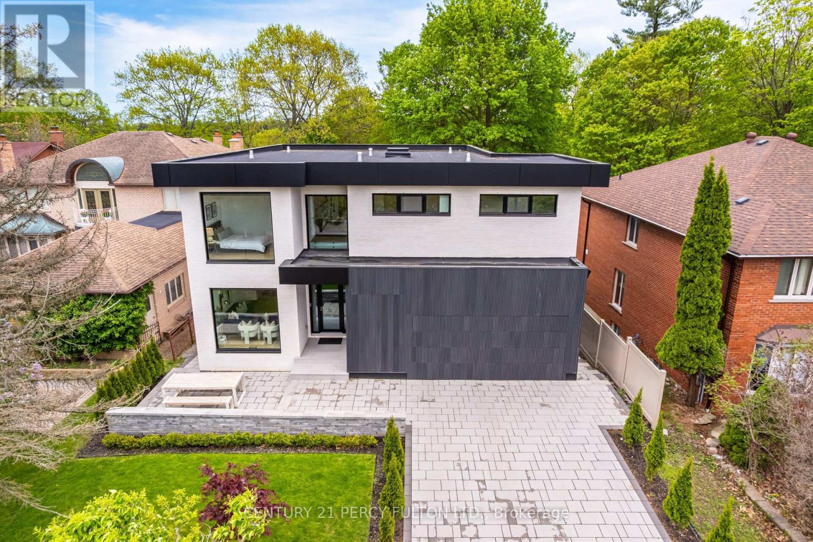 Property at 10 HAIDA COURT image 1