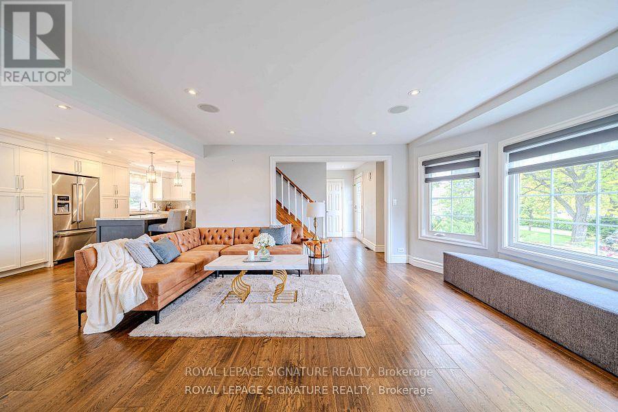 41 Mayo Drive, Toronto, Ontario  M6L 2X4 - Photo 13 - W12306348