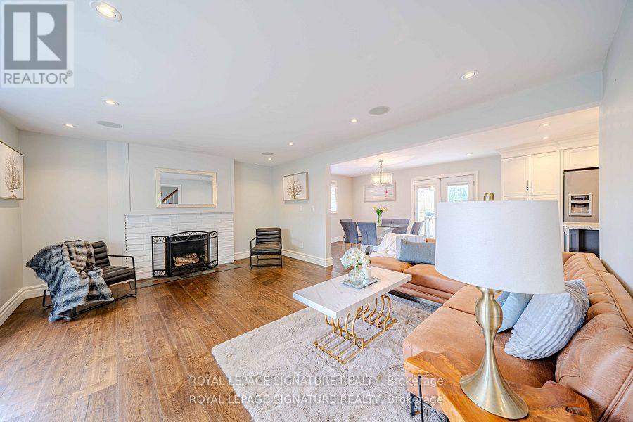 41 Mayo Drive, Toronto, Ontario  M6L 2X4 - Photo 14 - W12306348