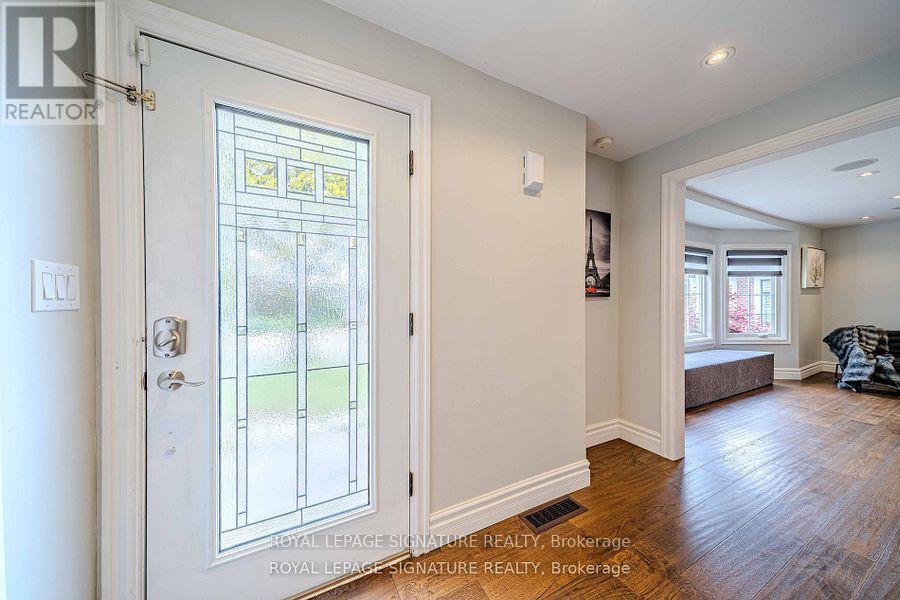 41 Mayo Drive, Toronto, Ontario  M6L 2X4 - Photo 15 - W12306348