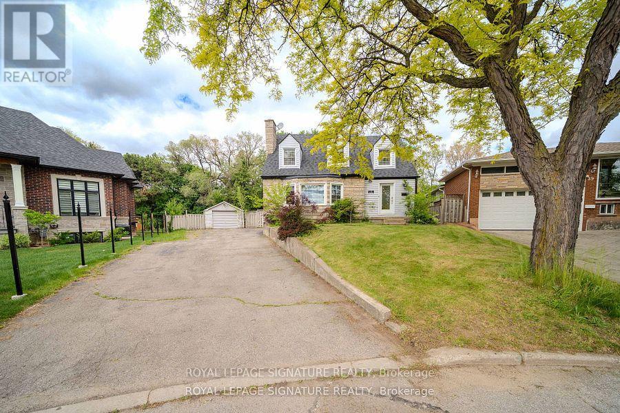 41 Mayo Drive, Toronto, Ontario  M6L 2X4 - Photo 2 - W12306348