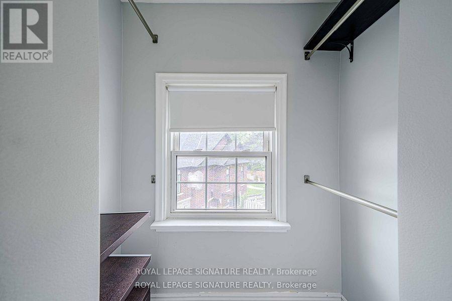 41 Mayo Drive, Toronto, Ontario  M6L 2X4 - Photo 20 - W12306348
