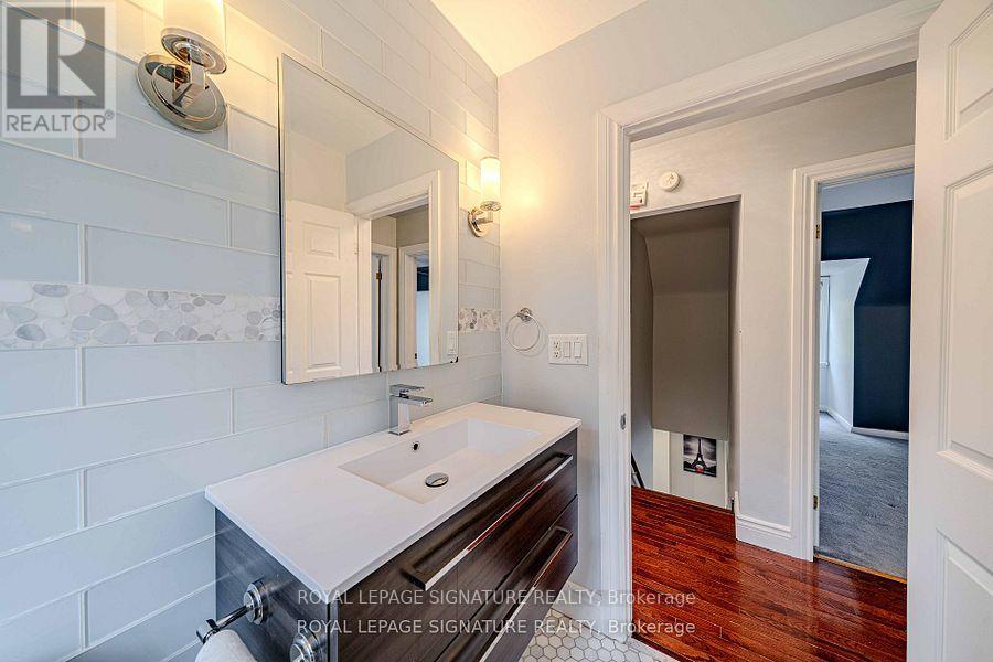 41 Mayo Drive, Toronto, Ontario  M6L 2X4 - Photo 24 - W12306348