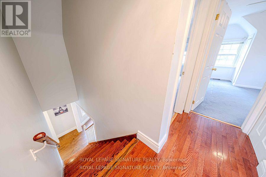 41 Mayo Drive, Toronto, Ontario  M6L 2X4 - Photo 25 - W12306348