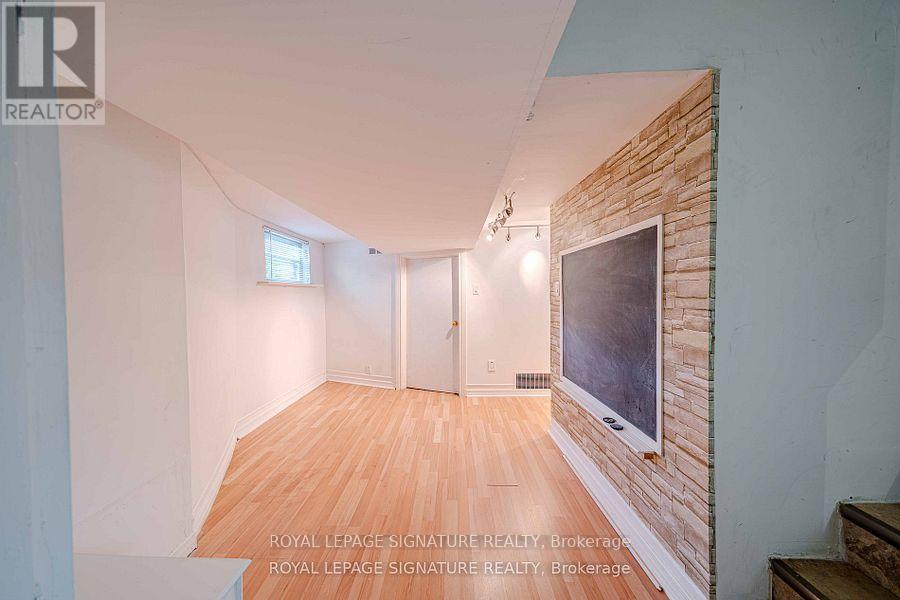 41 Mayo Drive, Toronto, Ontario  M6L 2X4 - Photo 29 - W12306348