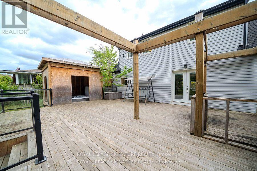 41 Mayo Drive, Toronto, Ontario  M6L 2X4 - Photo 32 - W12306348