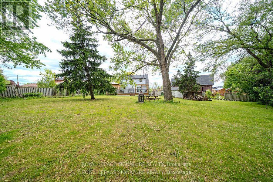 41 Mayo Drive, Toronto, Ontario  M6L 2X4 - Photo 36 - W12306348