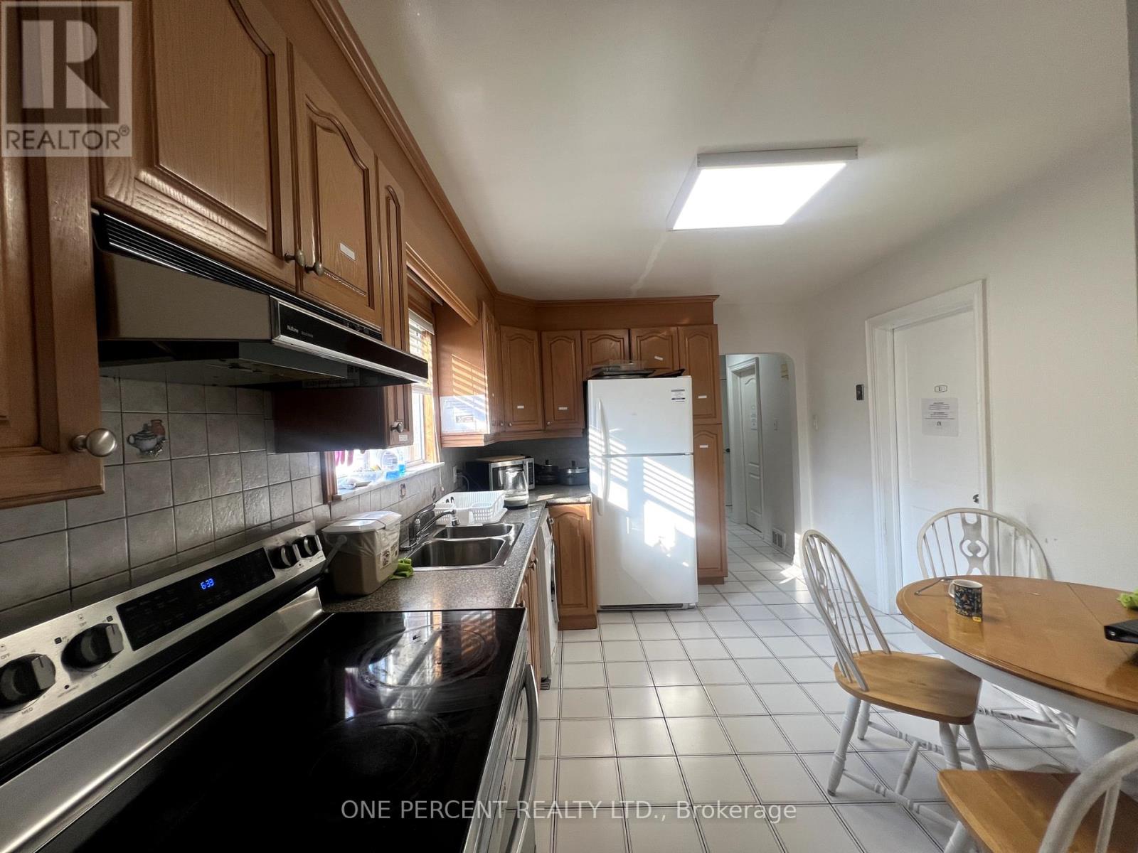 Property at 88 CUFFLEY CRESCENT N image 2