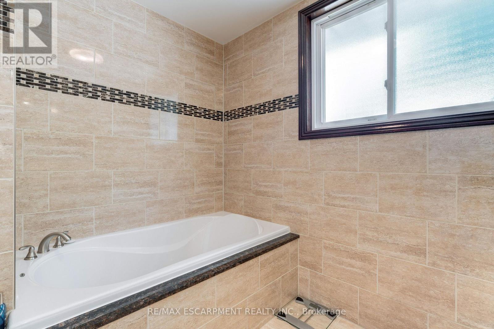 4 Beston Drive, Hamilton, Ontario  L8T 4V7 - Photo 17 - X12306360