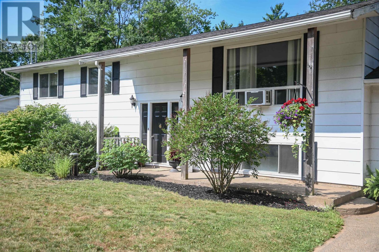 1353 Pinecrest Drive, Coldbrook, Nova Scotia  B0P 1J0 - Photo 3 - 202518668