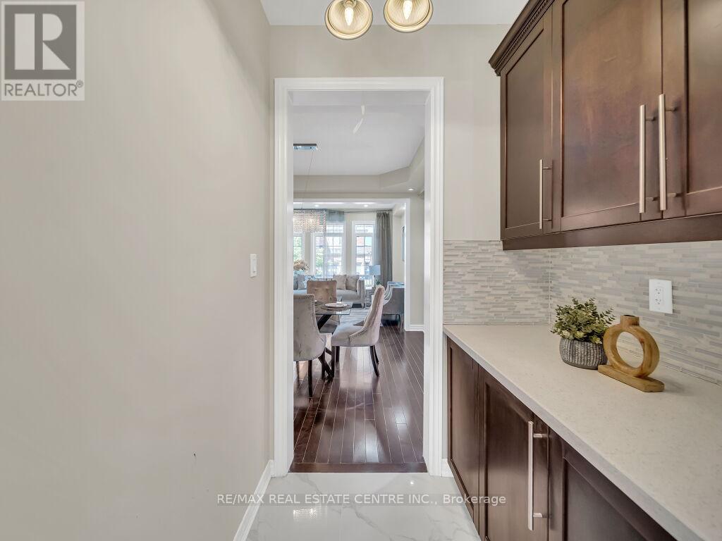 10 Vidal Road, Brampton (Credit Valley), Ontario  L6Y 2X7 - Photo 11 - W12306393