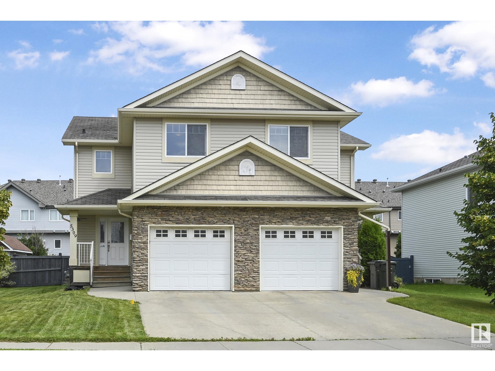 Property at 5309 RUE PARK ST image 2