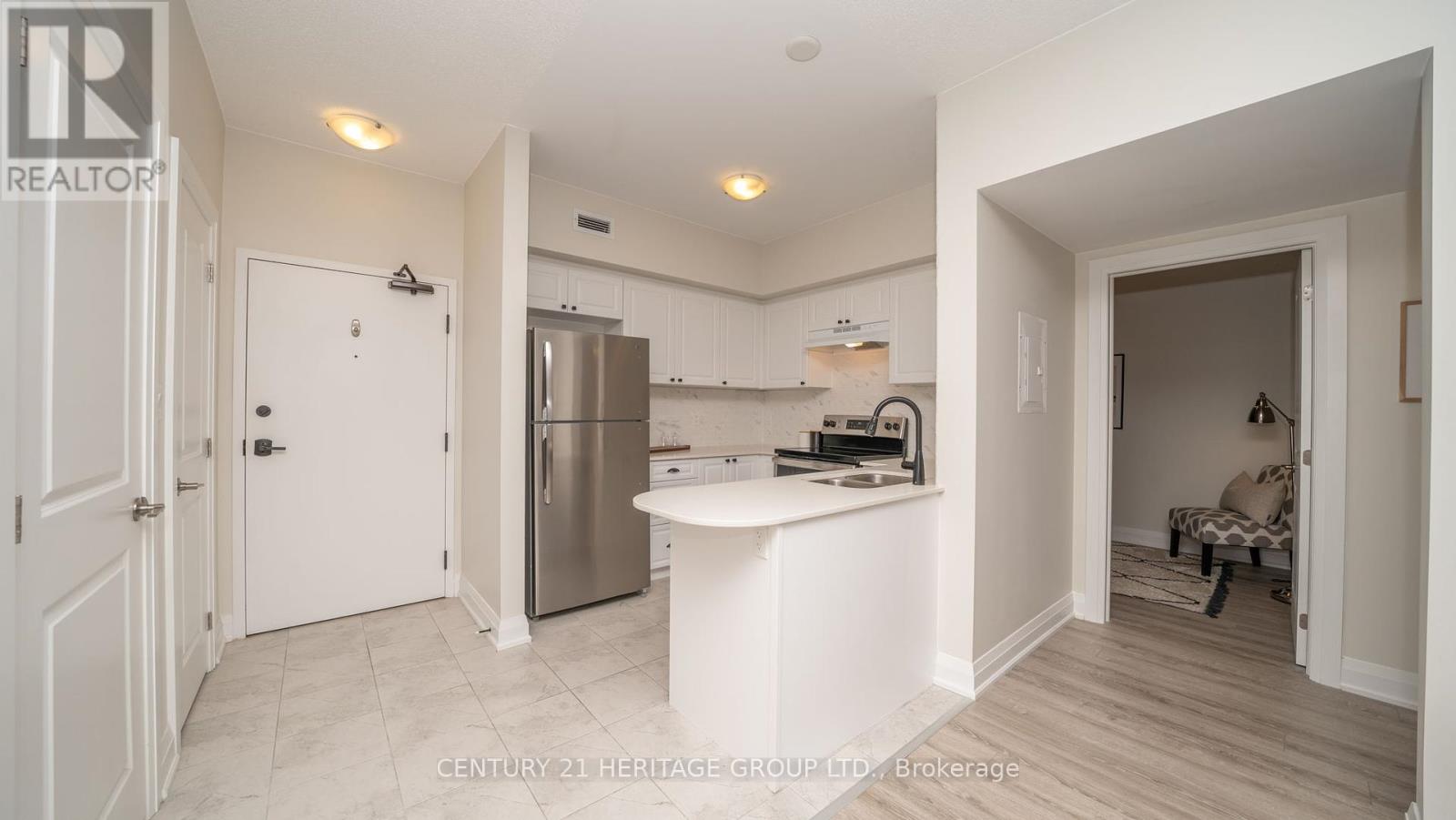 207 - 54 Koda Street, Barrie, Ontario L9J 0J6 - Photo 4 - S12046923