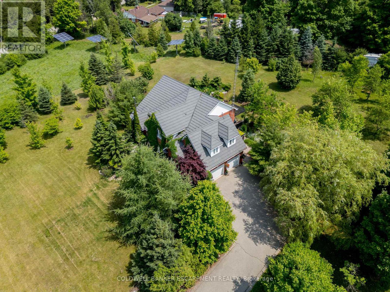 3 Morgan Drive, Halton Hills, Ontario  L7J 2L7 - Photo 2 - W12306420