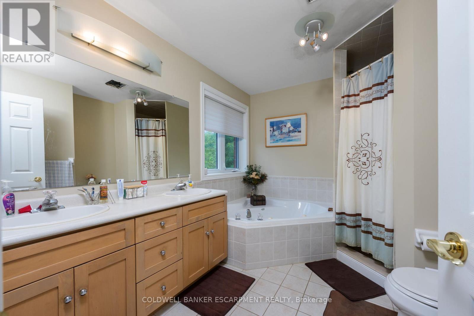3 Morgan Drive, Halton Hills, Ontario  L7J 2L7 - Photo 33 - W12306420