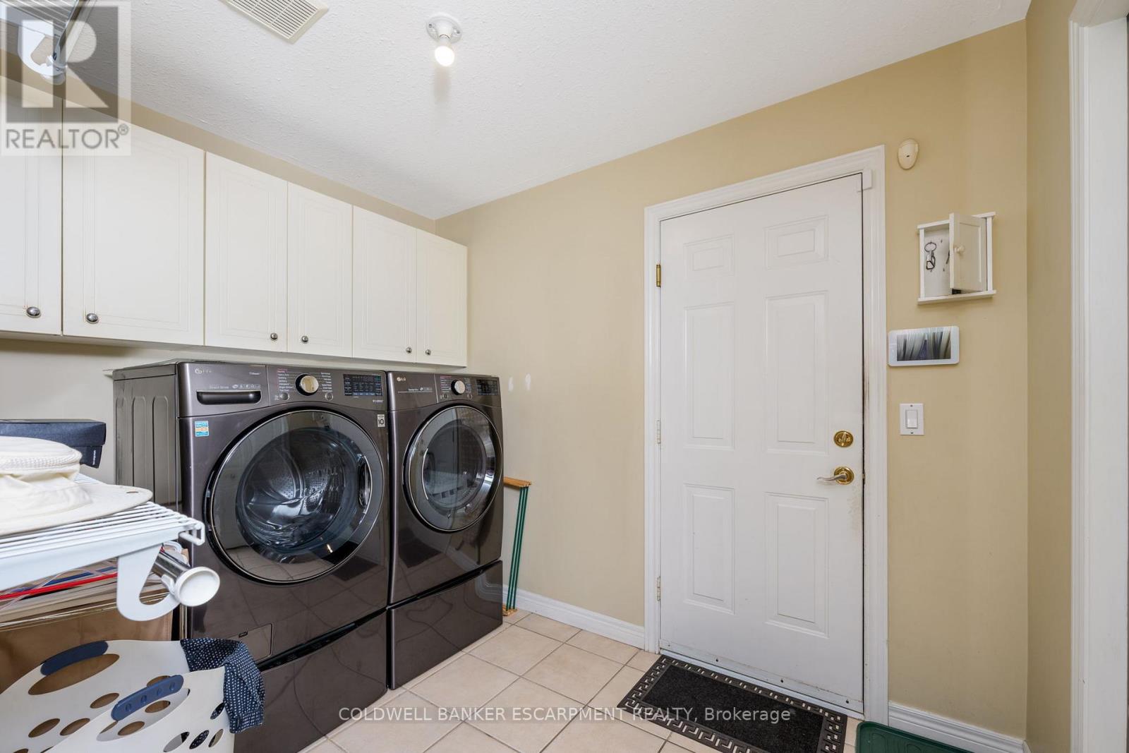3 Morgan Drive, Halton Hills, Ontario  L7J 2L7 - Photo 7 - W12306420