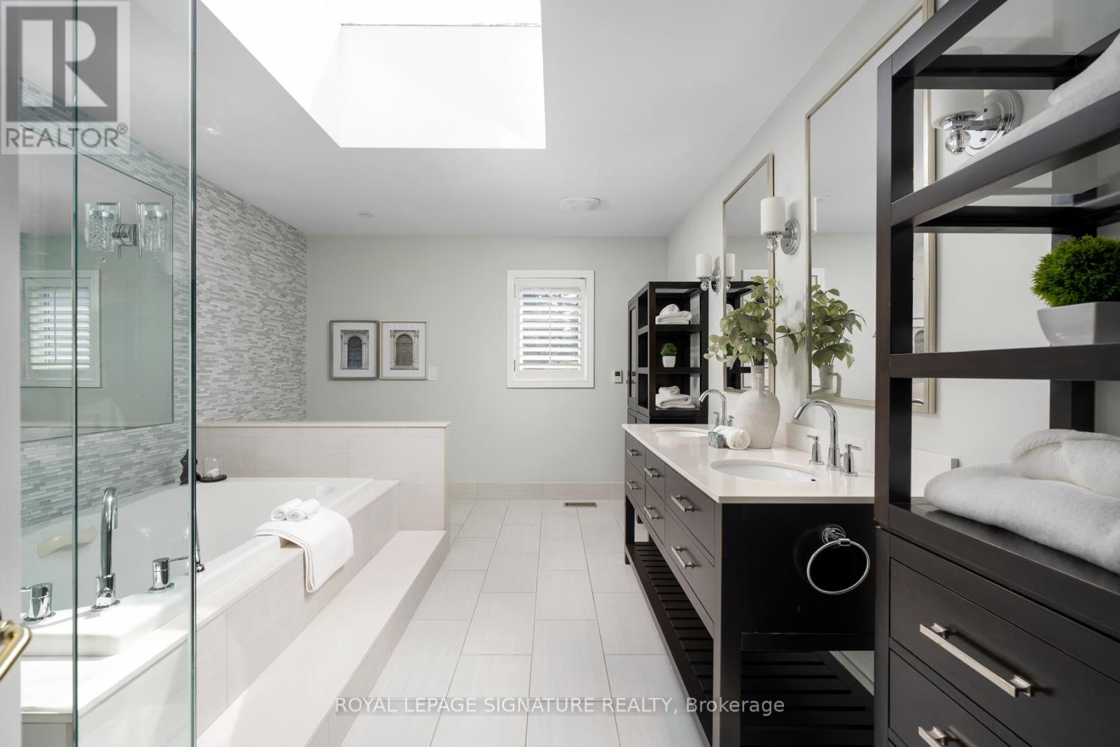8 Harrison Road, Toronto, Ontario  M2L 1V2 - Photo 26 - C12273585