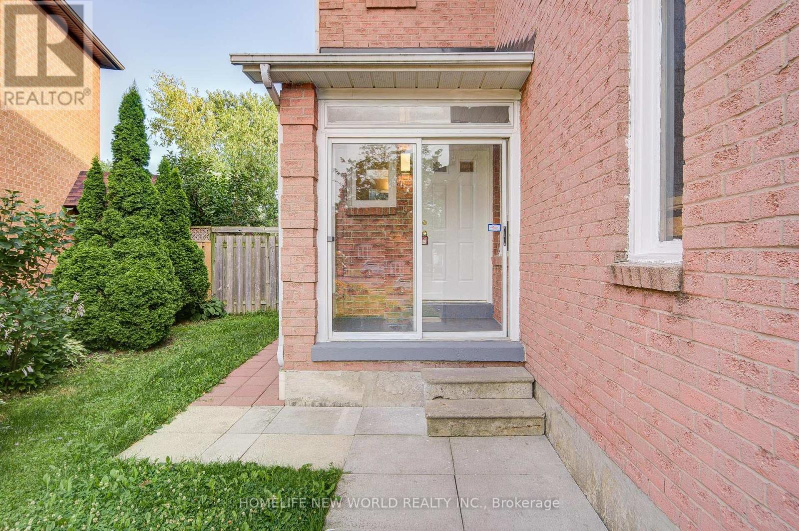 Property at 3296 PILCOM CRESCENT image 2