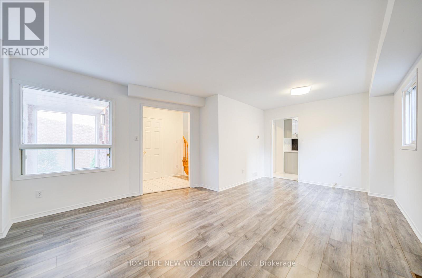 Property at 3296 PILCOM CRESCENT image 4
