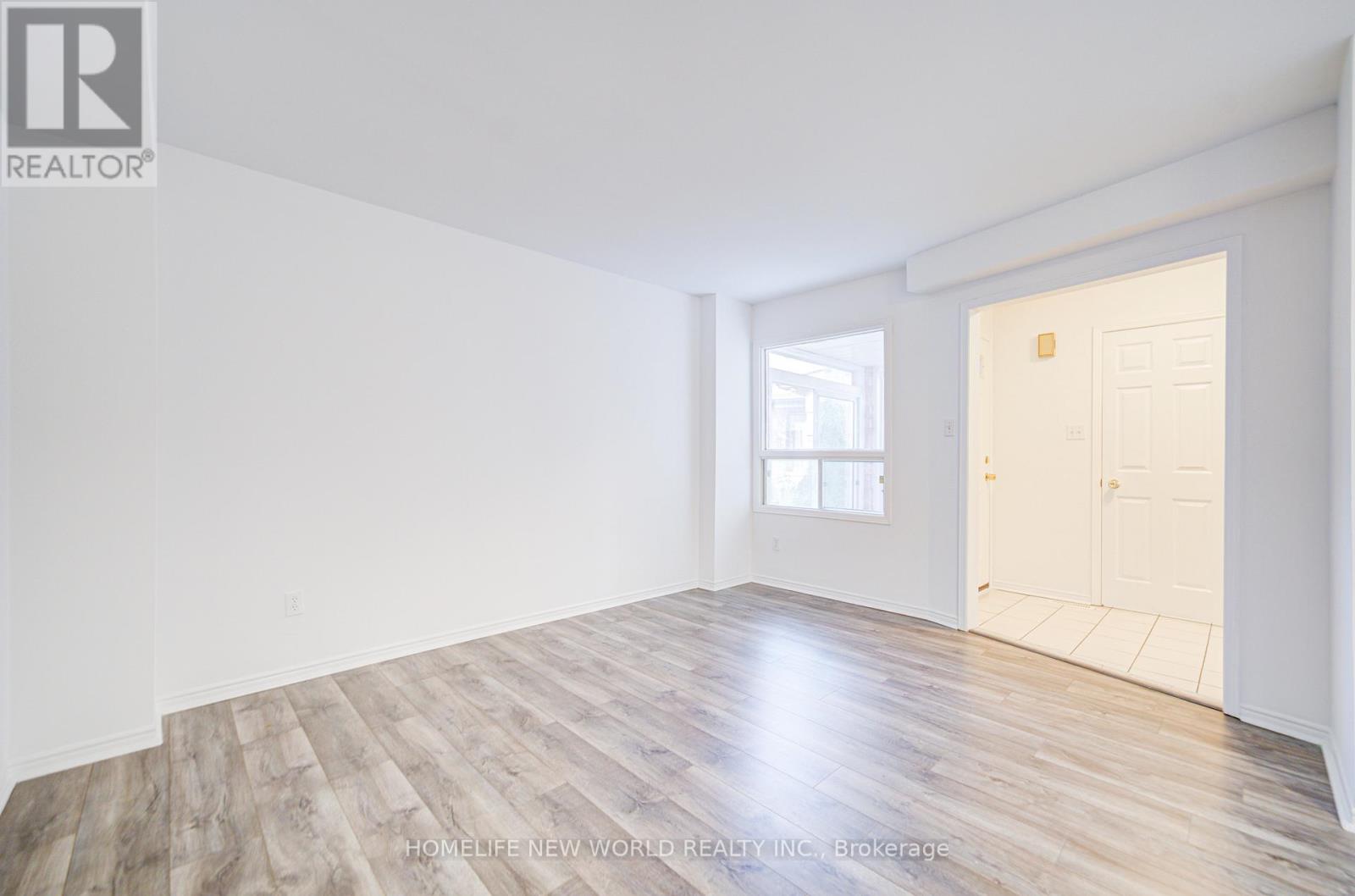Property at 3296 PILCOM CRESCENT image 5