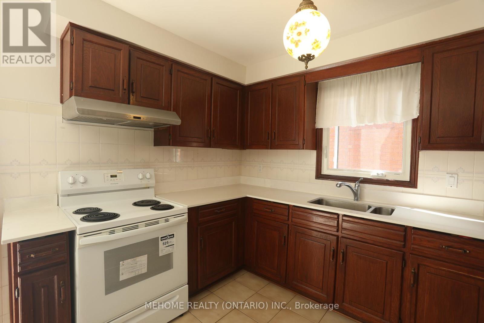 70 Governor Crescent, Vaughan (East Woodbridge), Ontario  L4L 5G7 - Photo 12 - N12306461