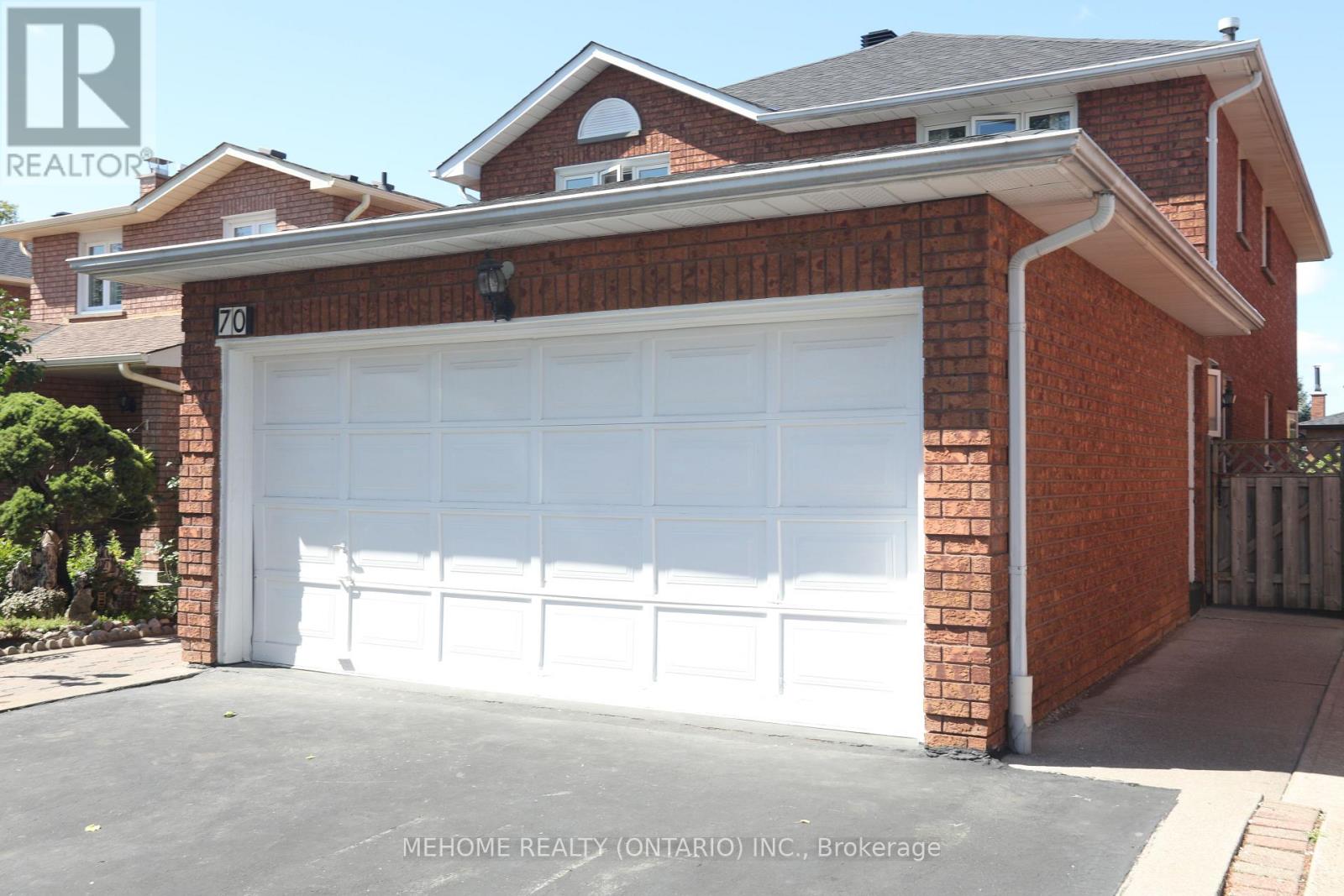 70 Governor Crescent, Vaughan (East Woodbridge), Ontario  L4L 5G7 - Photo 3 - N12306461