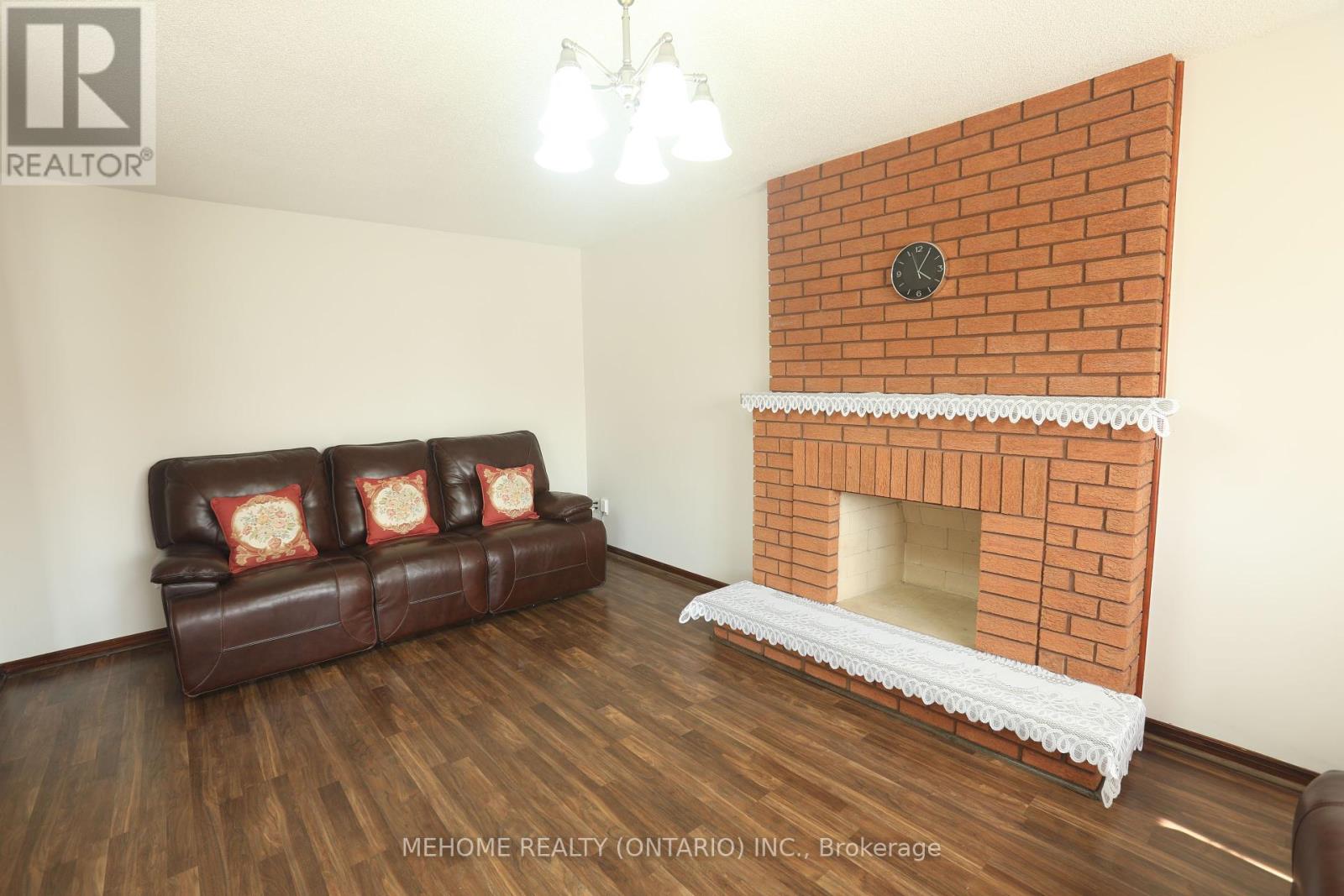 70 Governor Crescent, Vaughan (East Woodbridge), Ontario  L4L 5G7 - Photo 9 - N12306461