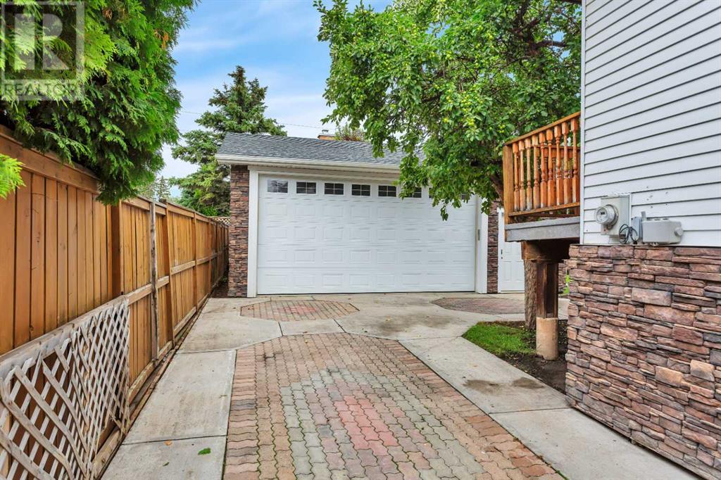 Property at 38 Wiltshire Boulevard image 4