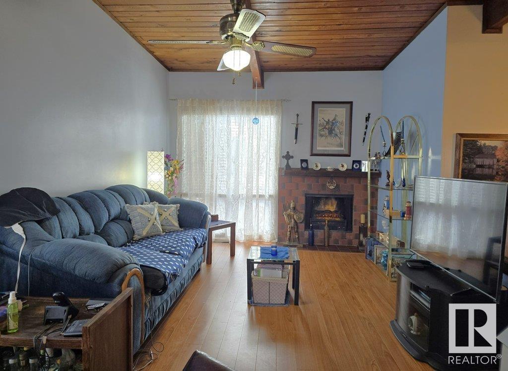 Property at 14 NORTHWOODS VG NW image 3
