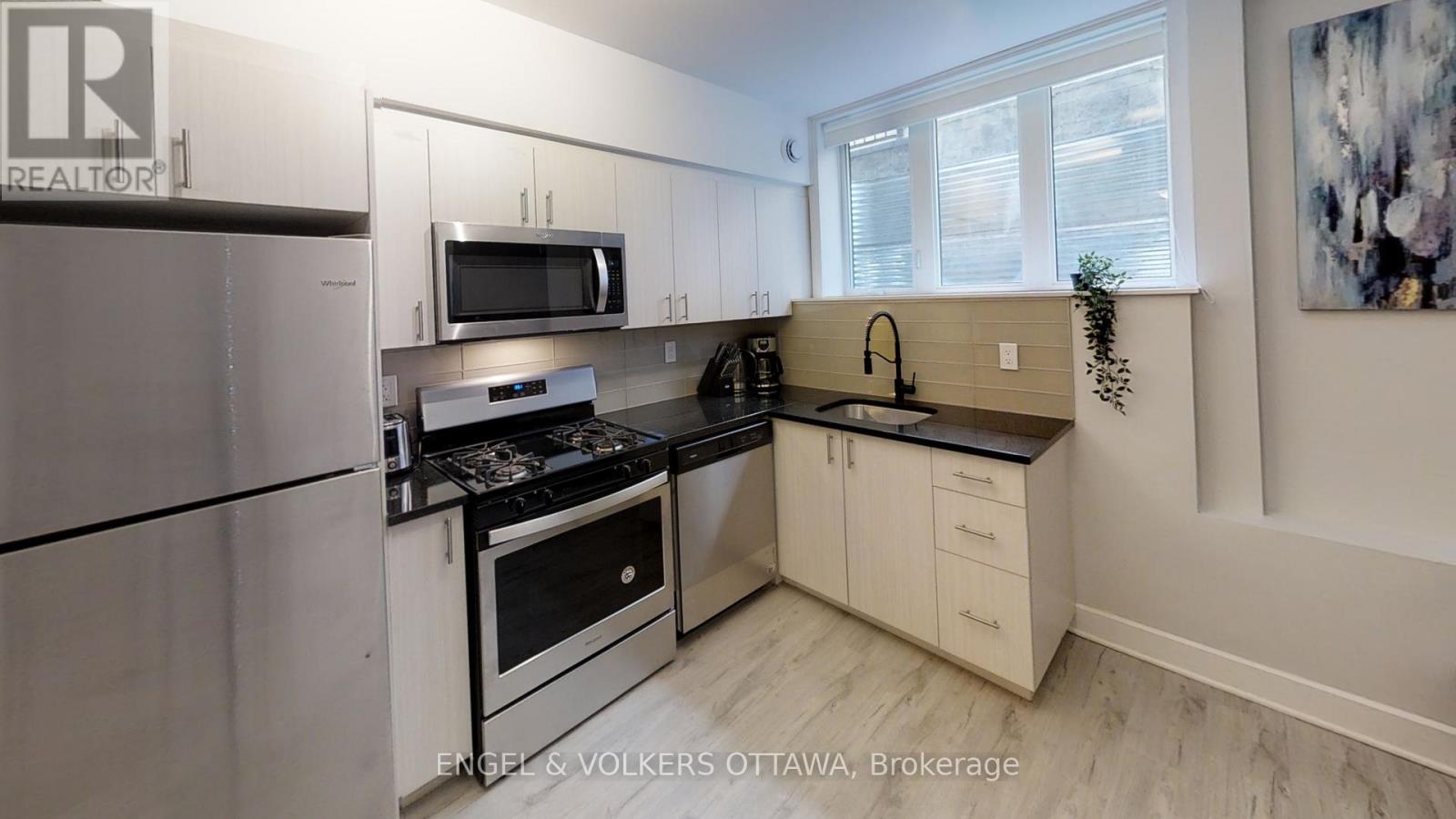 1 - 12 Jolliet Avenue, Ottawa, Ontario  K1L 5H5 - Photo 3 - X12306515