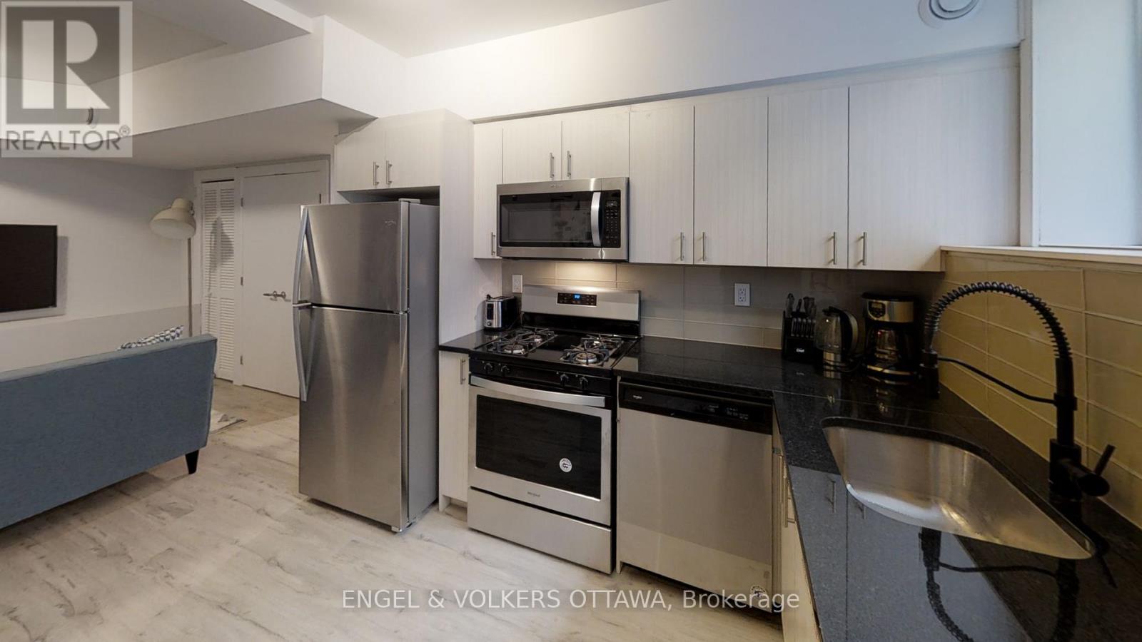 1 - 12 Jolliet Avenue, Ottawa, Ontario  K1L 5H5 - Photo 4 - X12306515