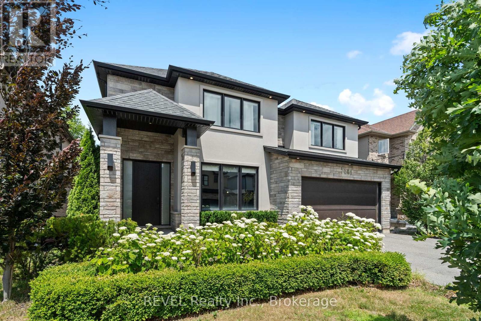 Property at 27 - 7201 LIONSHEAD AVENUE image 1